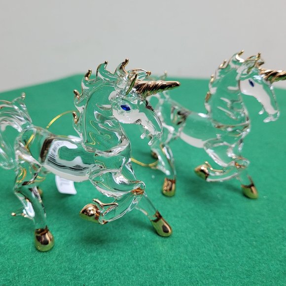 A pair of crystal unicorn ornaments - Picture 4 of 4